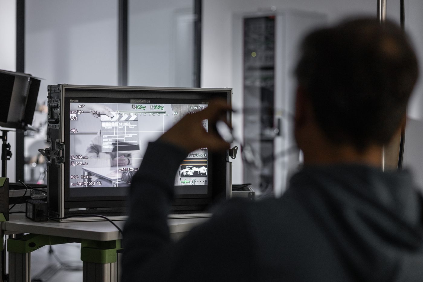 Regie-Monitor mit Filmklappe