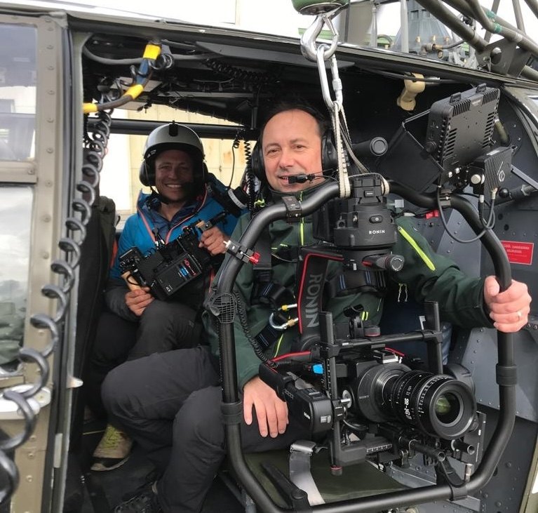 Mag. Lothar Riedl bei Dreharbeiten aus dem Helikopter